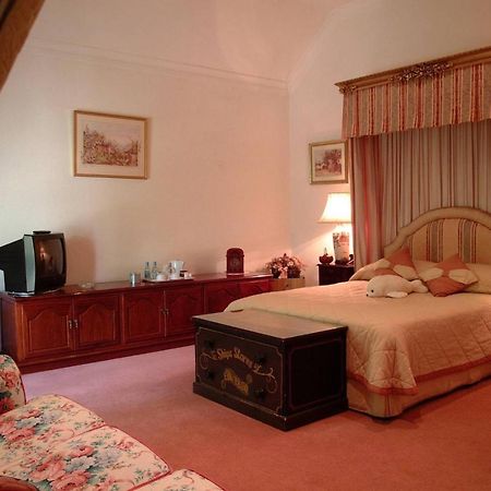 Hotel Esseborne Manor Hurstbourne Tarrant Exterior foto
