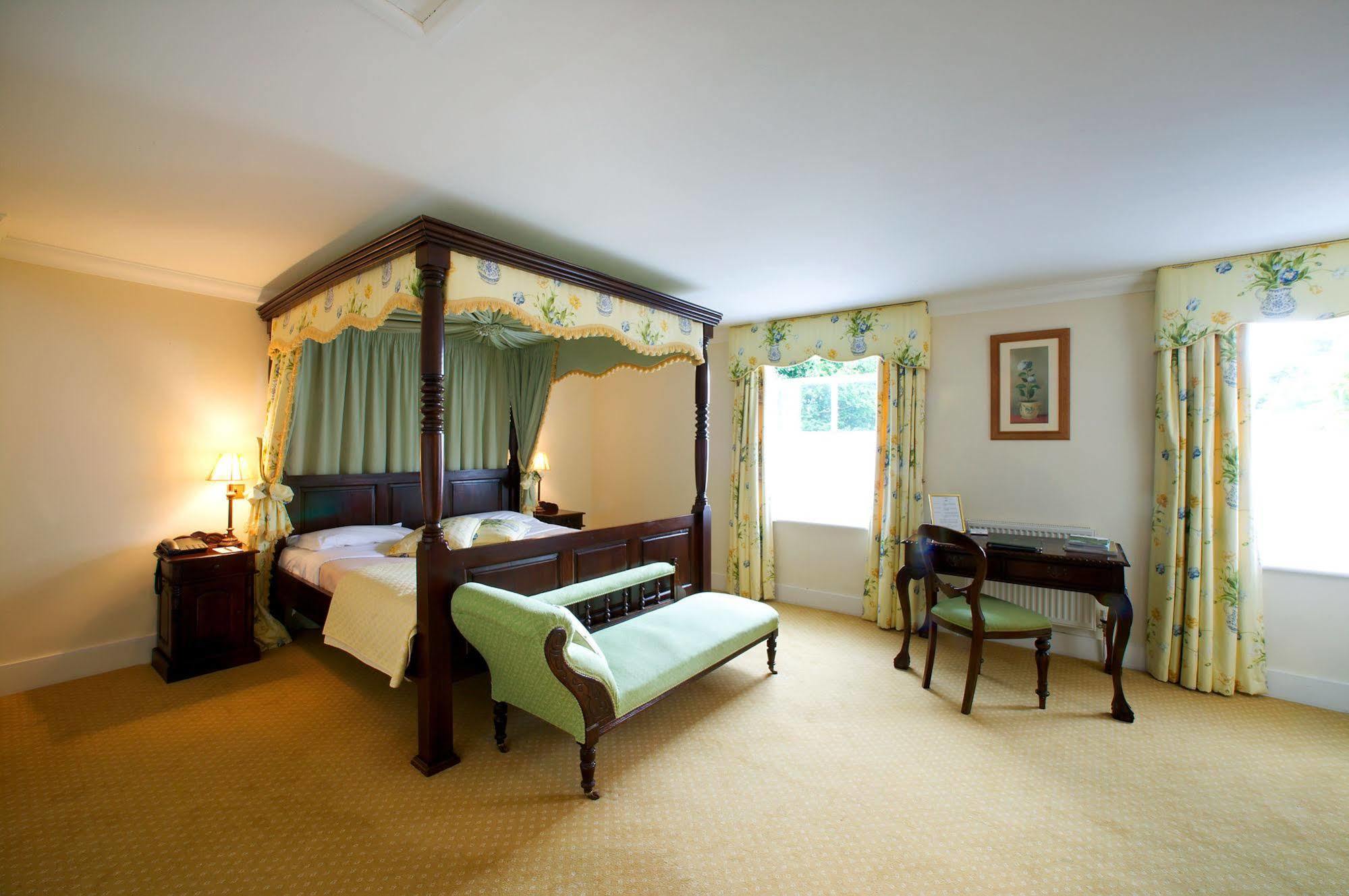 Hotel Esseborne Manor Hurstbourne Tarrant Exterior foto