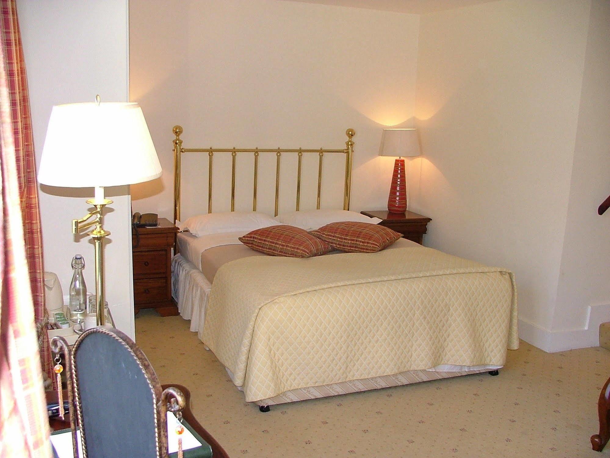 Hotel Esseborne Manor Hurstbourne Tarrant Exterior foto