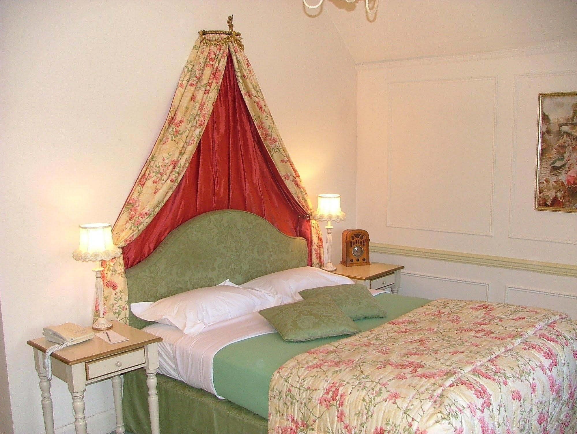 Hotel Esseborne Manor Hurstbourne Tarrant Exterior foto