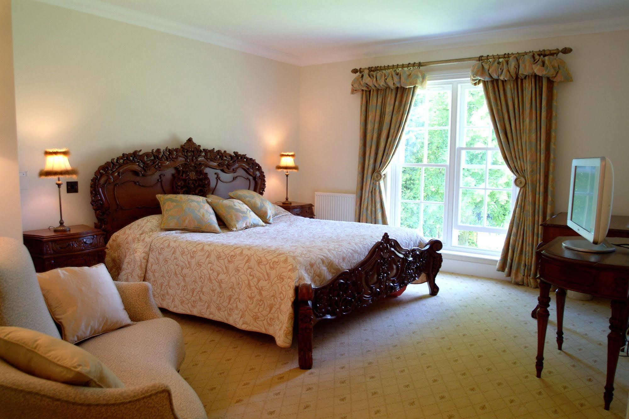 Hotel Esseborne Manor Hurstbourne Tarrant Exterior foto