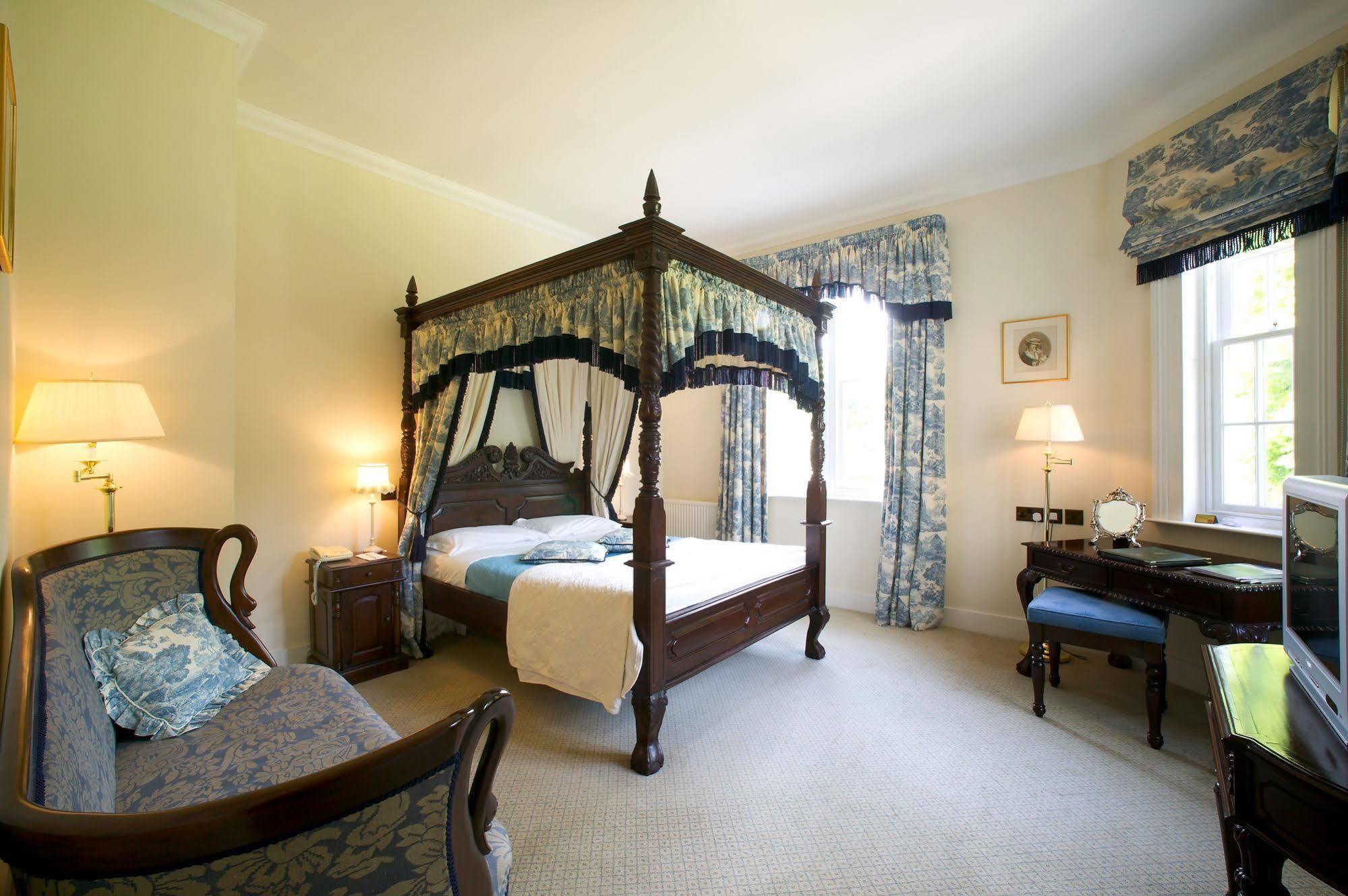 Hotel Esseborne Manor Hurstbourne Tarrant Exterior foto